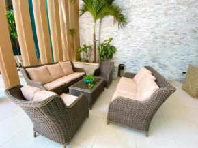 Suite con alberca, gym, sauna a pasos de la playa